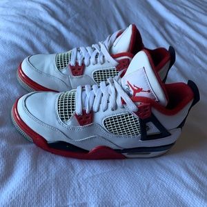 Jordan 4 Reto Fire Red